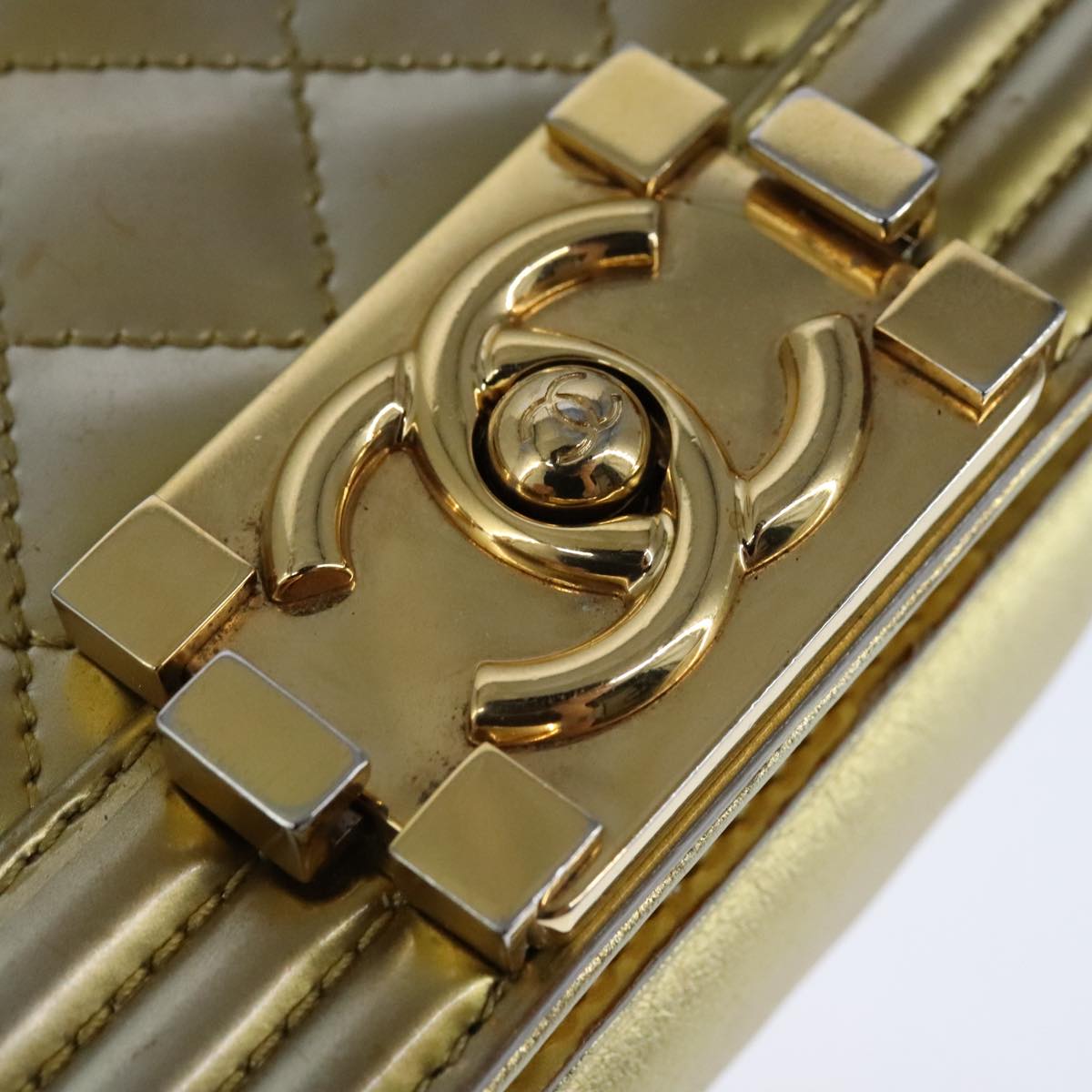 CHANEL Matelasse Chain Boy Chanel Shoulder Bag Patent Gold CC Auth 106721SAM