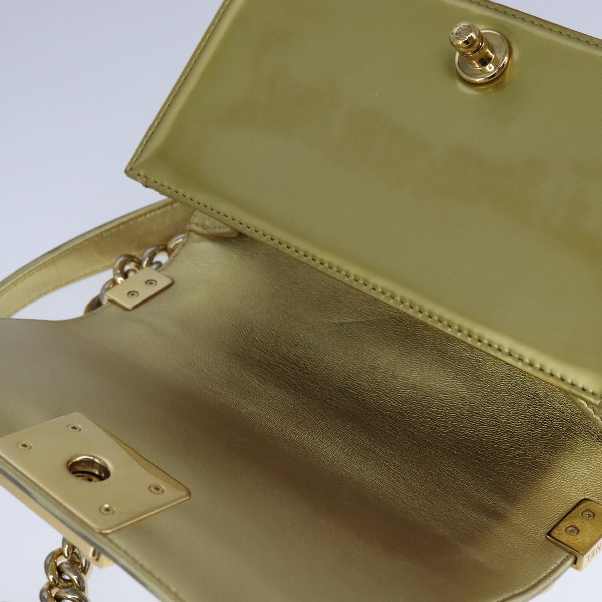 CHANEL Matelasse Chain Boy Chanel Shoulder Bag Patent Gold CC Auth 106721SAM