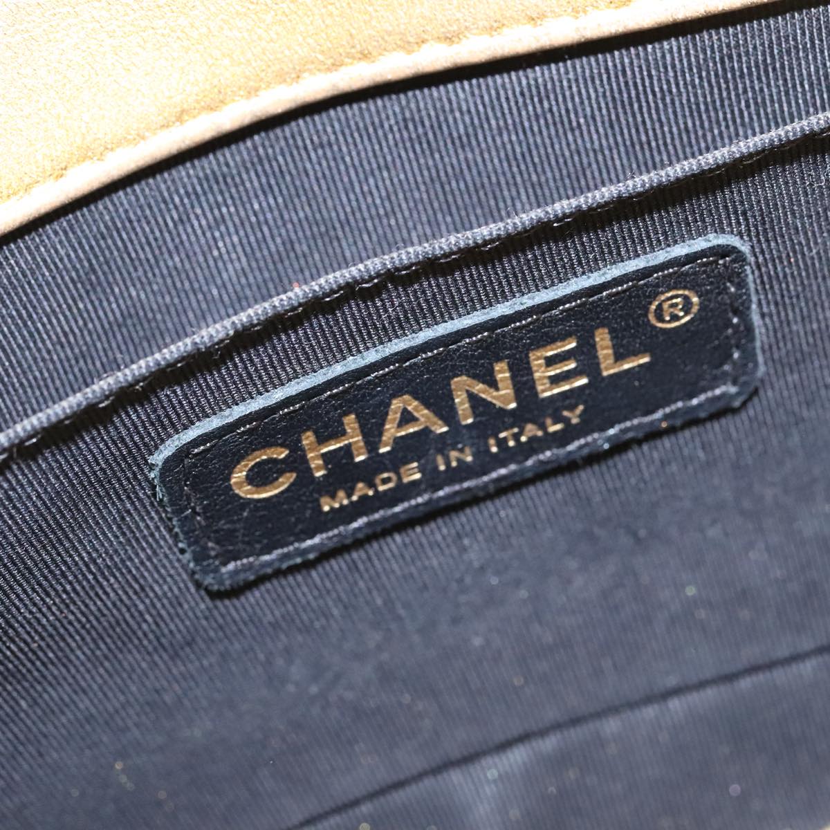 CHANEL Matelasse Chain Boy Chanel Shoulder Bag Patent Gold CC Auth 106721SAM