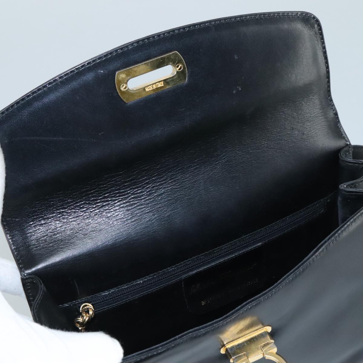 Salvatore Ferragamo Gancini Shoulder Bag Leather Black Auth 106734