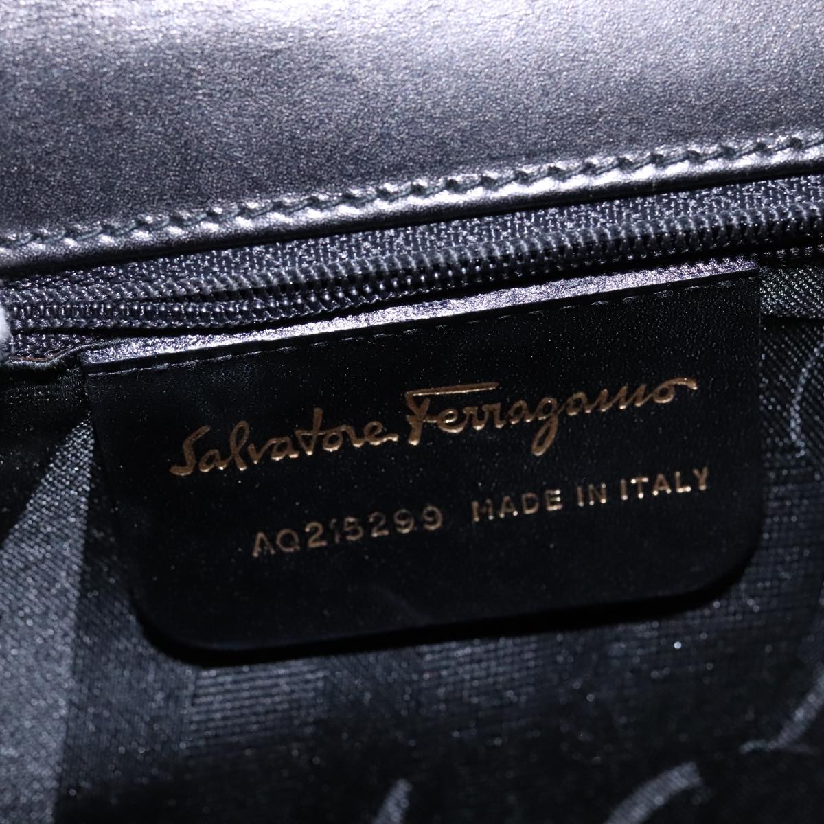 Salvatore Ferragamo Gancini Shoulder Bag Leather Black Gold Auth 106875