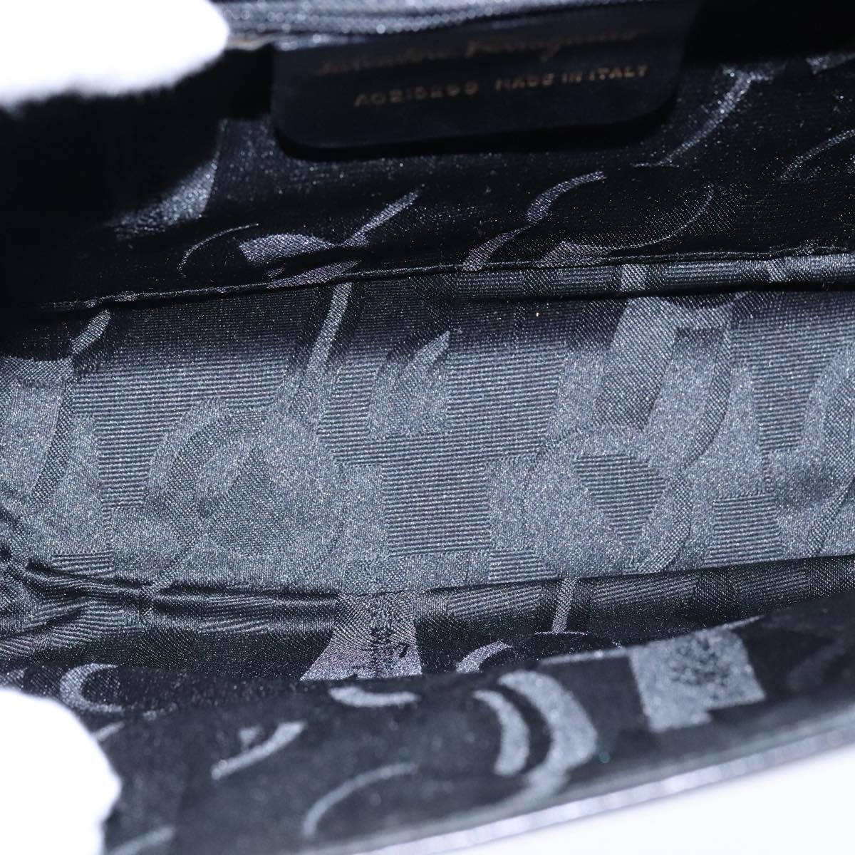 Salvatore Ferragamo Gancini Shoulder Bag Leather Black Gold Auth 106875