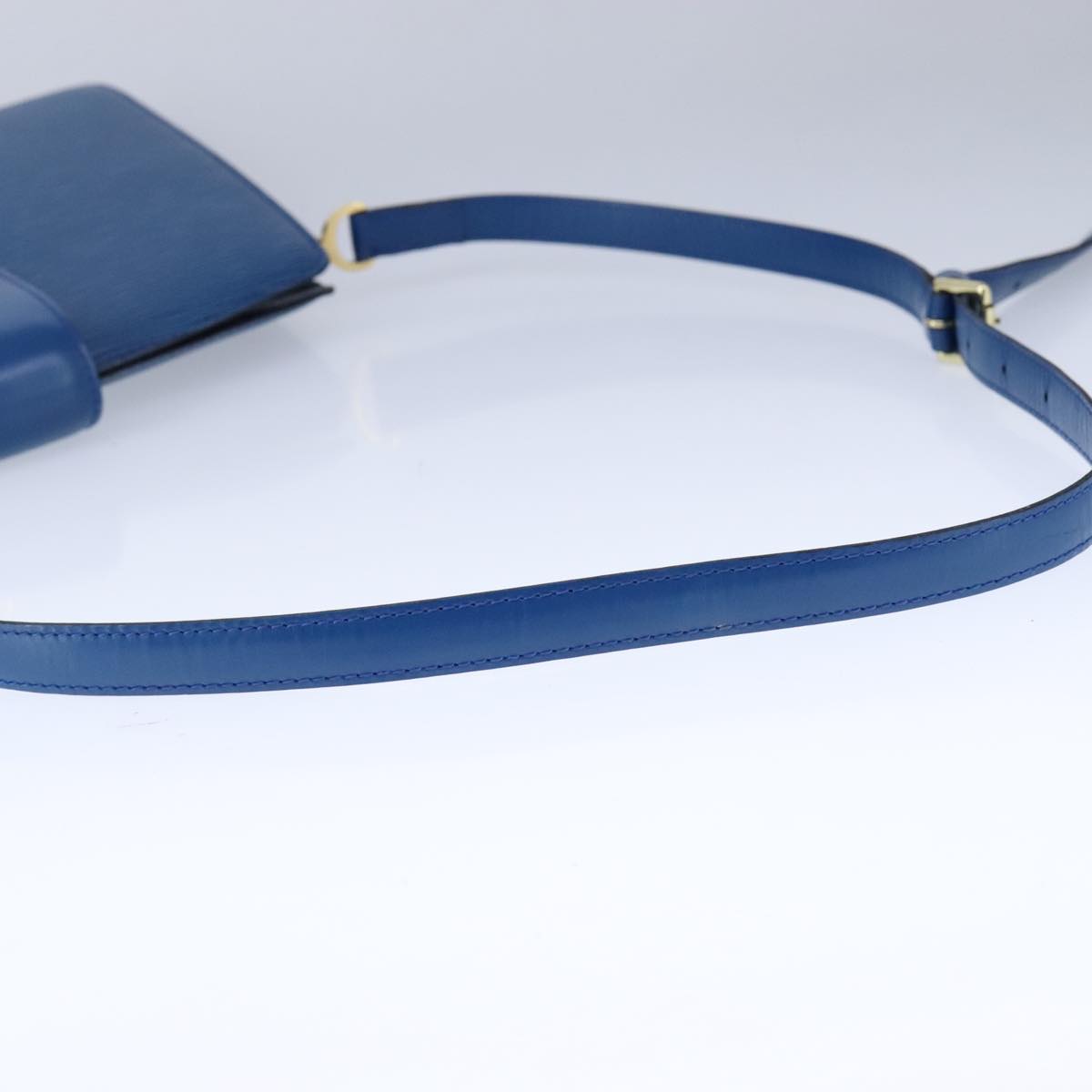 LOUIS VUITTON Epi Capuchin Shoulder Bag Blue M52345 LV Auth 106904