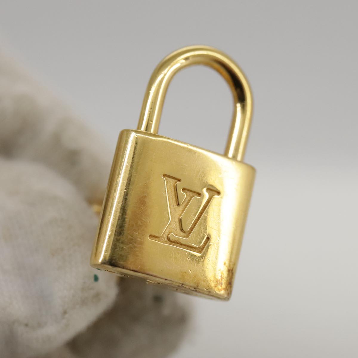 LOUIS VUITTON Bouton De Manchette Cuffs Ag925 Gold LV Auth 107014