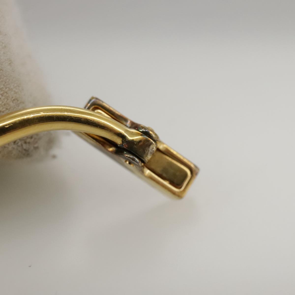 LOUIS VUITTON Bouton De Manchette Cuffs Ag925 Gold LV Auth 107014