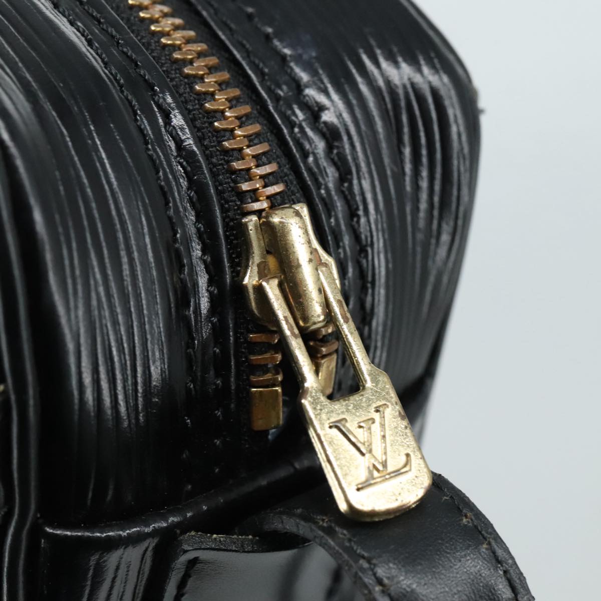 LOUIS VUITTON Epi Jeune Fille MM Shoulder Bag Black M52152 LV Auth 107060V