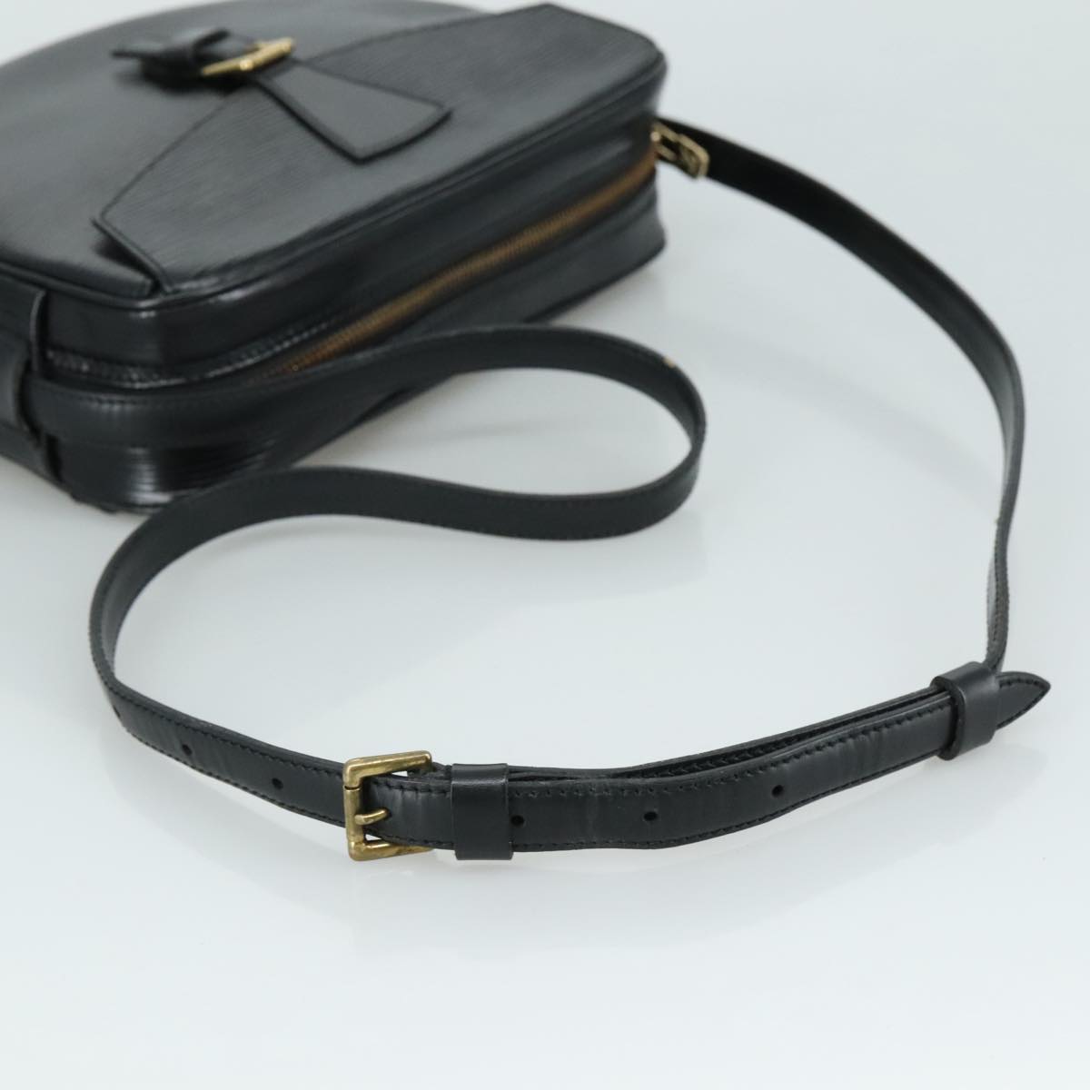 LOUIS VUITTON Epi Jeune Fille MM Shoulder Bag Black M52152 LV Auth 107060V