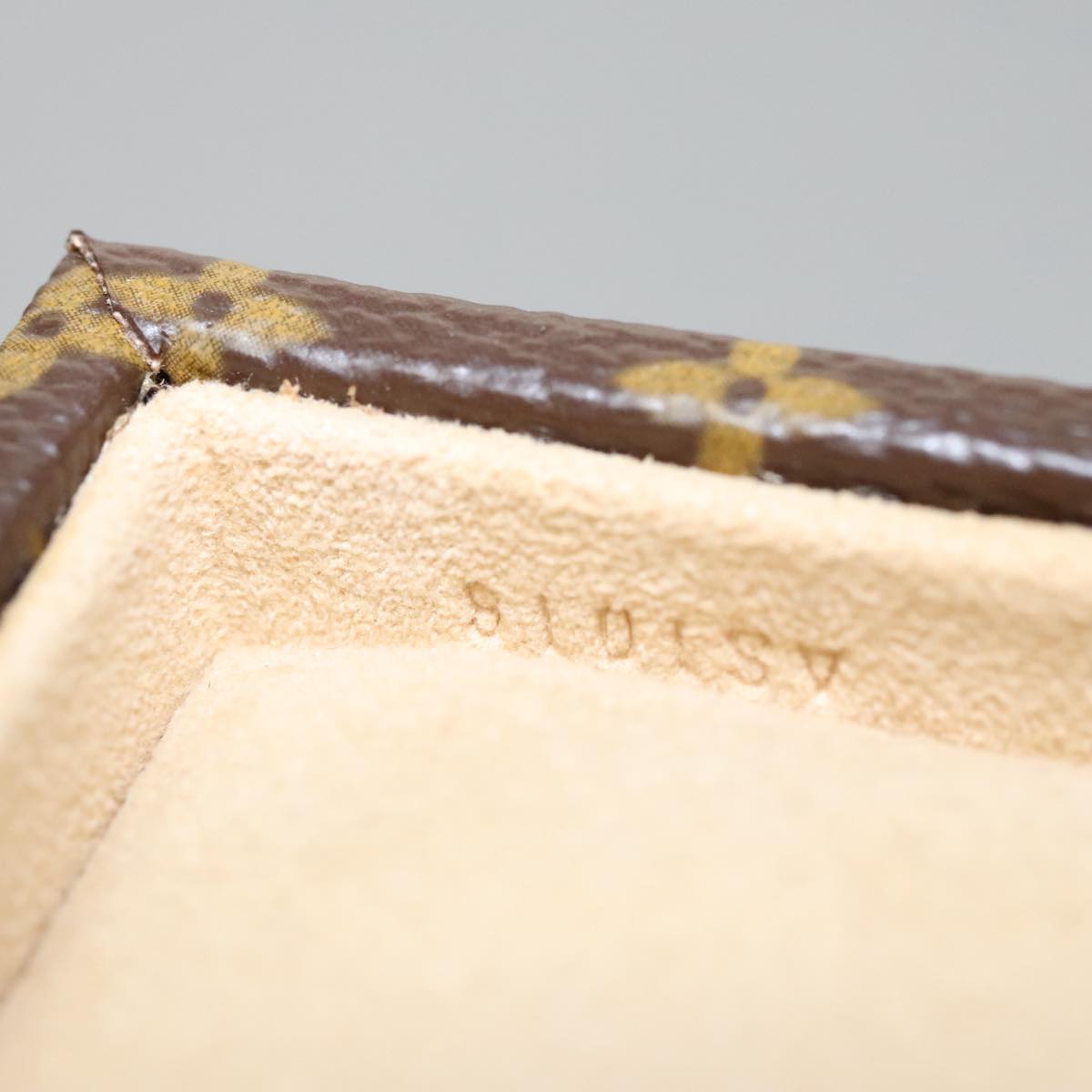 LOUIS VUITTON Monogram Jewelry case Jewelry Box LV Auth 107109S