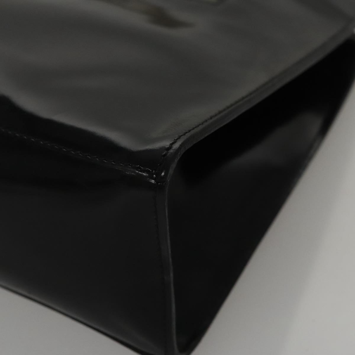 Salvatore Ferragamo Hand Bag Enamel Black Auth 107226