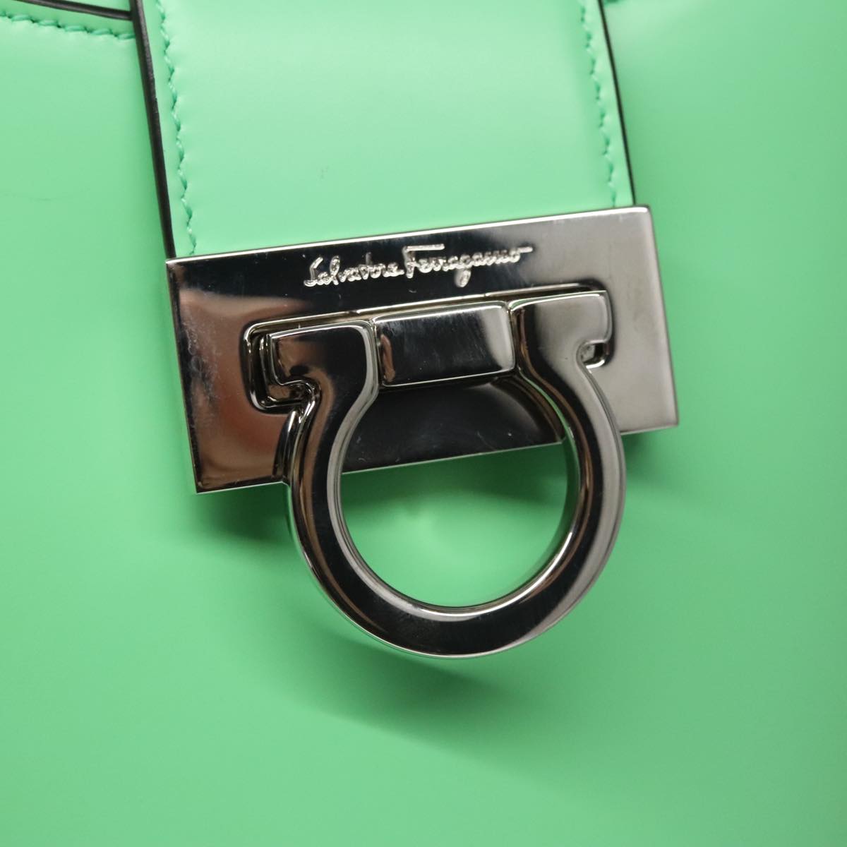 Salvatore Ferragamo Gancini Shoulder Bag Leather Green Silver Auth 107228AV