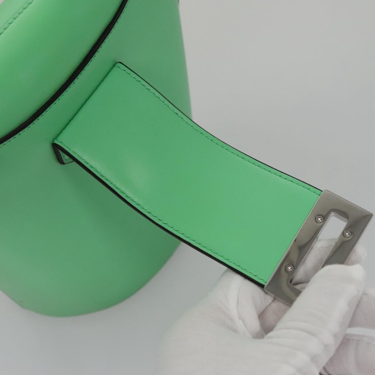 Salvatore Ferragamo Gancini Shoulder Bag Leather Green Silver Auth 107228AV