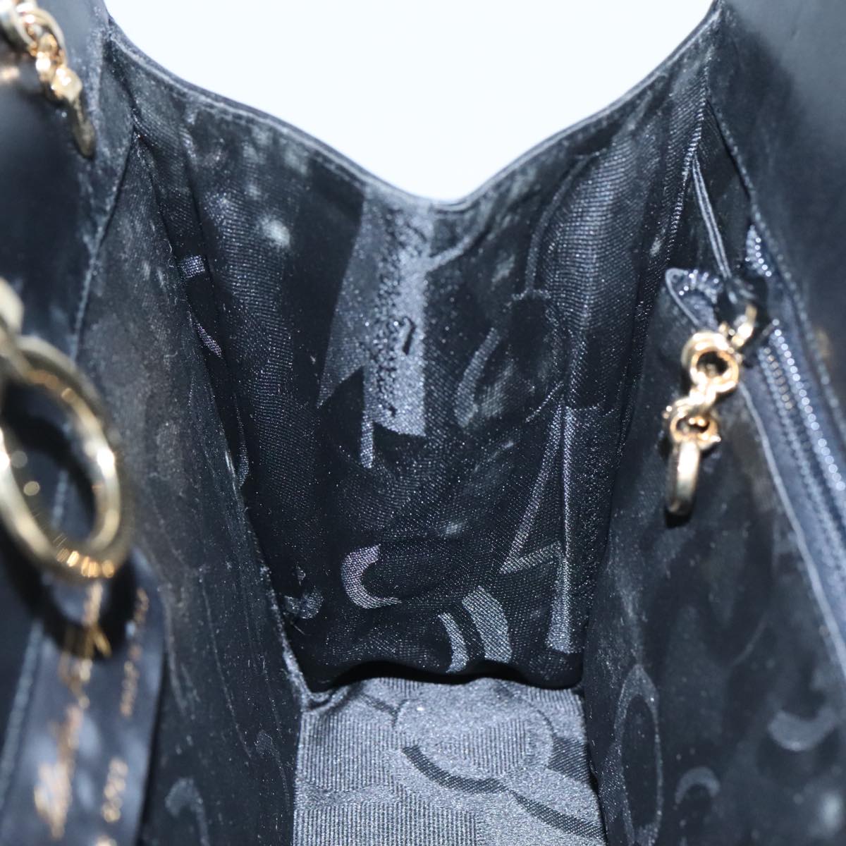 Salvatore Ferragamo Gancini Shoulder Bag Leather Black Gold Auth 107232