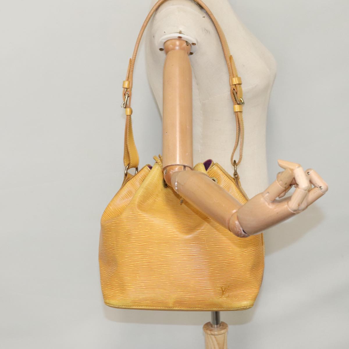 LOUIS VUITTON Epi Petit Noe Shoulder Bag Yellow M44109 LV Auth 107472