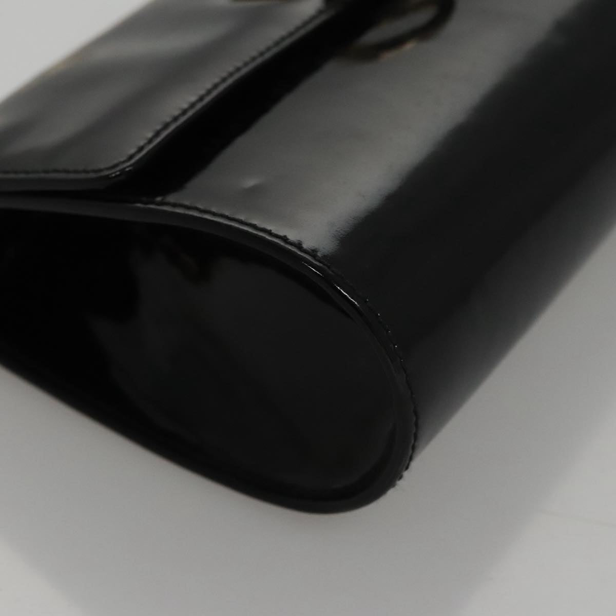 Salvatore Ferragamo Gancini Chain Shoulder Bag Enamel Black Gold Auth 107493