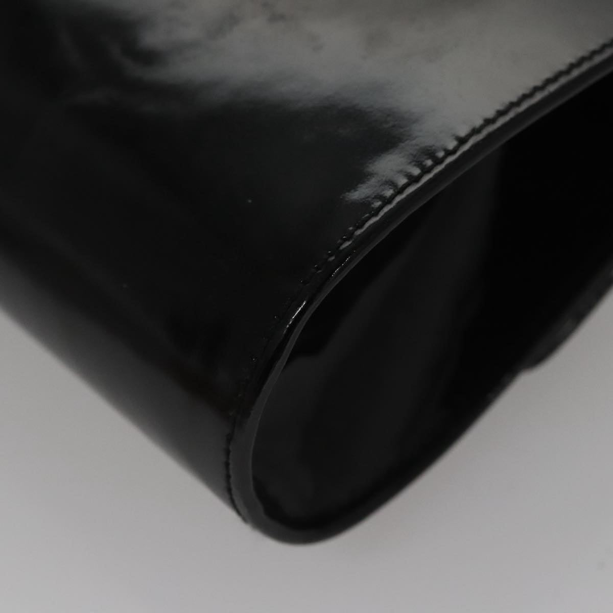 Salvatore Ferragamo Gancini Chain Shoulder Bag Enamel Black Gold Auth 107493