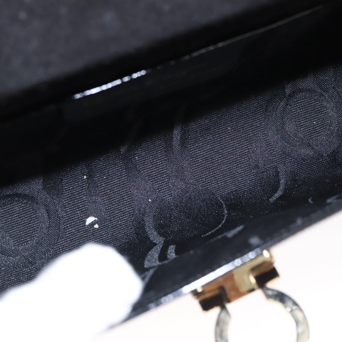 Salvatore Ferragamo Gancini Chain Shoulder Bag Enamel Black Gold Auth 107493