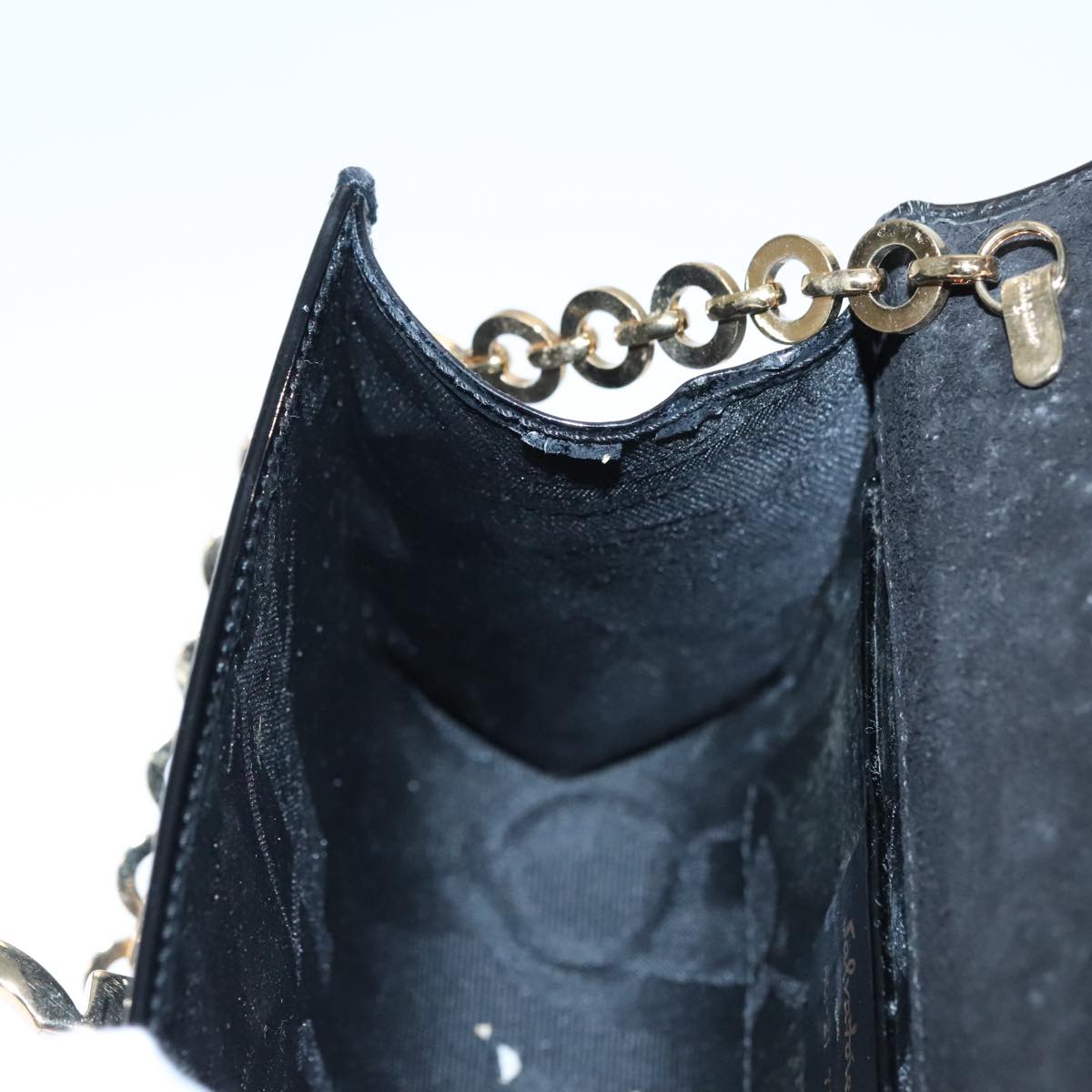 Salvatore Ferragamo Gancini Chain Shoulder Bag Enamel Black Gold Auth 107493