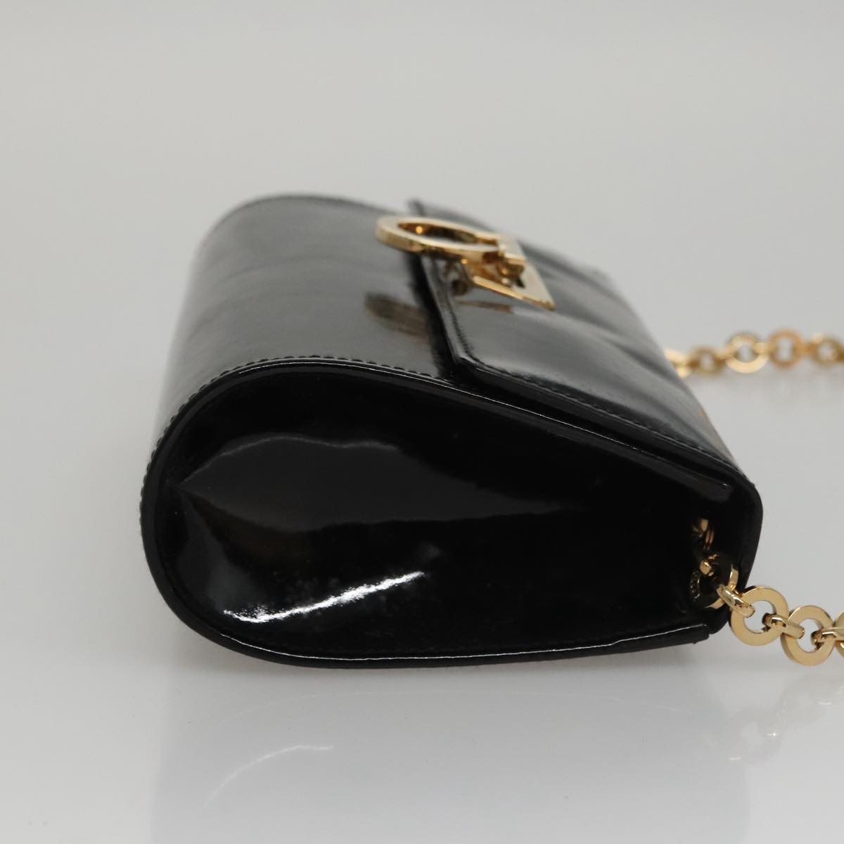 Salvatore Ferragamo Gancini Chain Shoulder Bag Enamel Black Gold Auth 107493