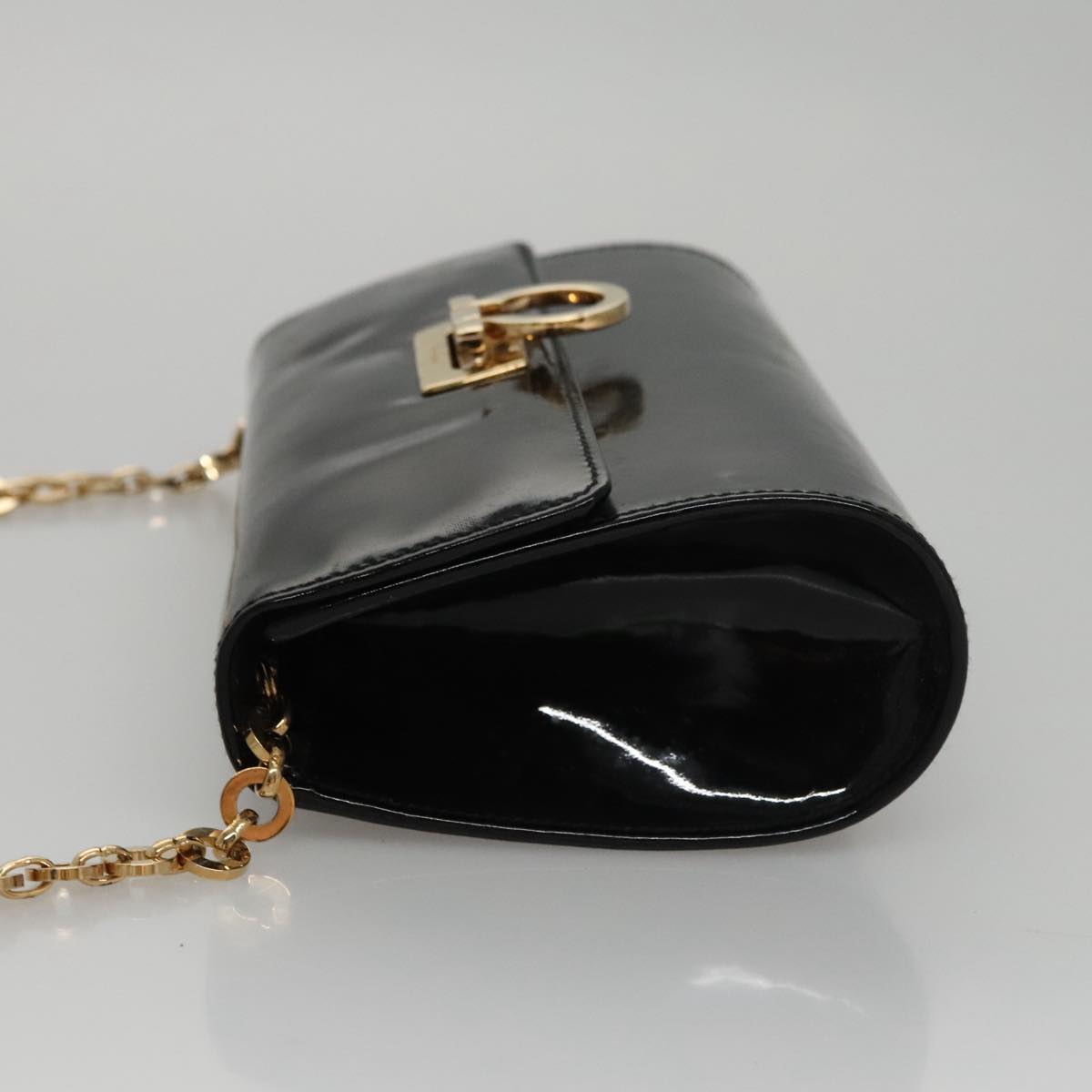Salvatore Ferragamo Gancini Chain Shoulder Bag Enamel Black Gold Auth 107493