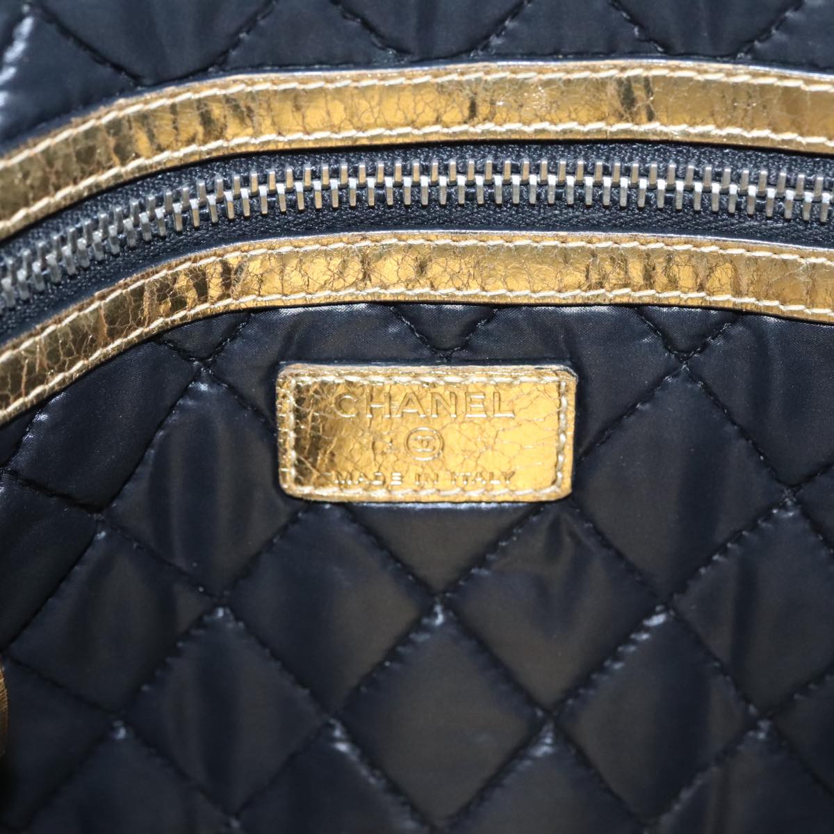 CHANEL Clutch Bag Leather Gold CC Auth 107504