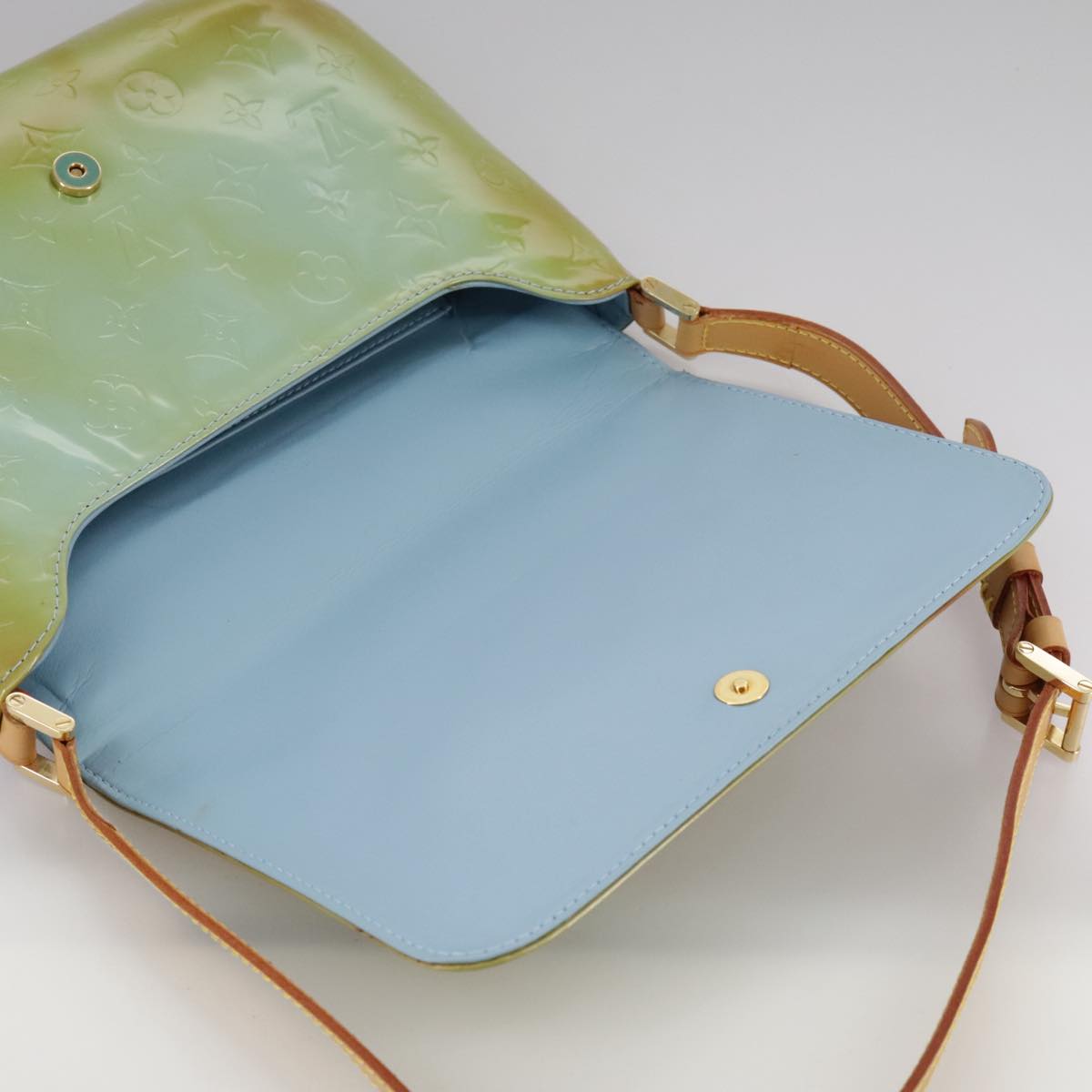 LOUIS VUITTON Monogram Vernis Thompson Street Bag Baby Blue M91009 Auth 107752