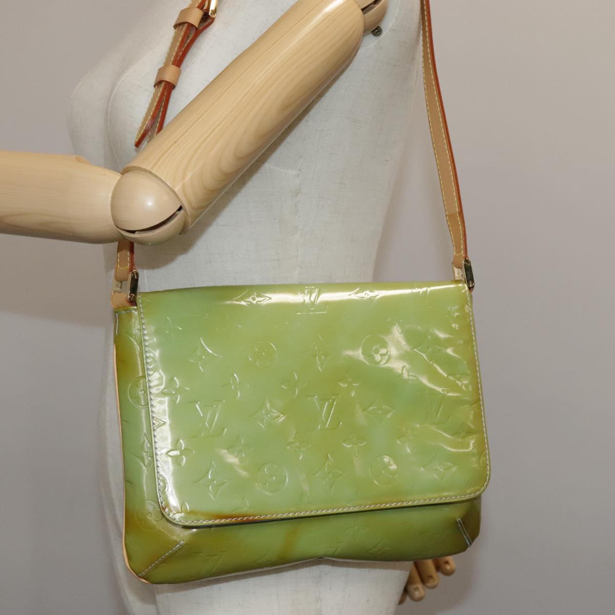 LOUIS VUITTON Monogram Vernis Thompson Street Bag Baby Blue M91009 Auth 107752