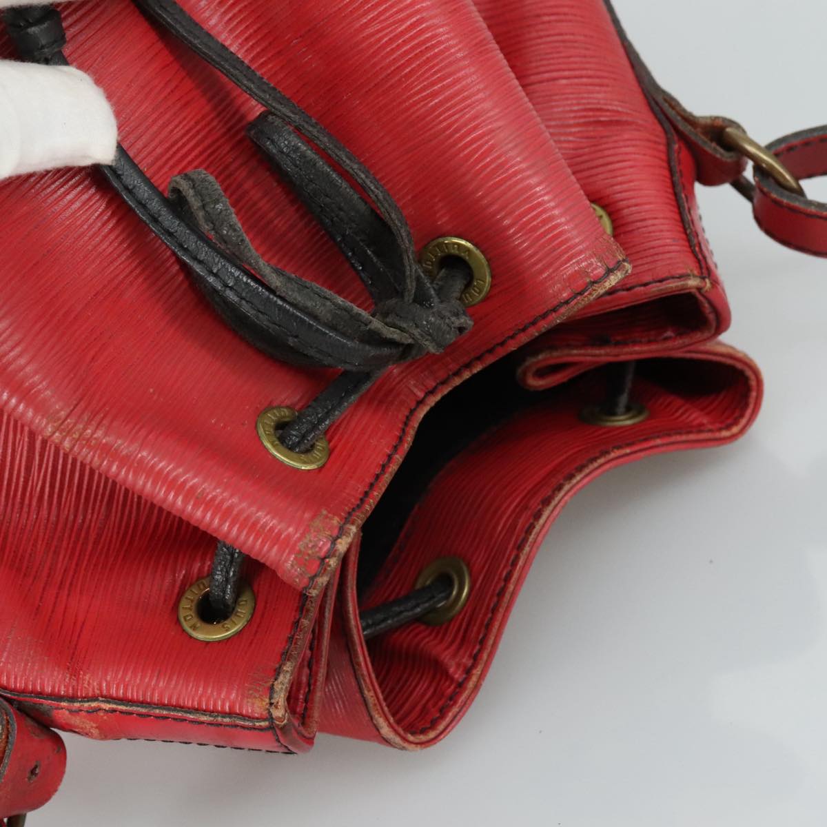 LOUIS VUITTON Epi Petit Noe Shoulder Bag Red M44107 LV Auth 107893