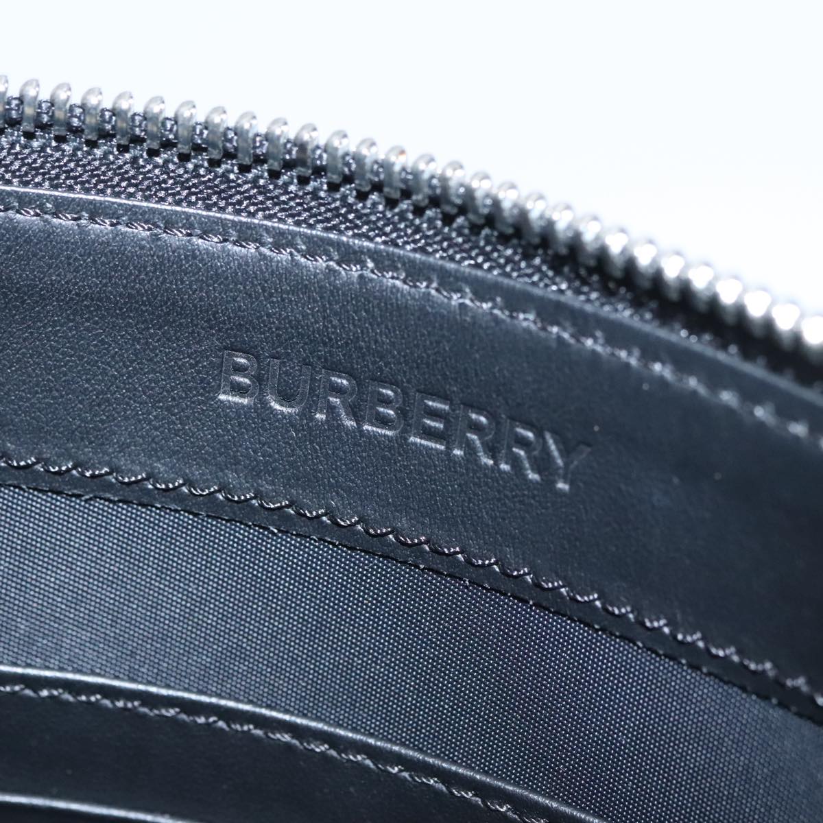 BURBERRY Hologram Clutch Bag Vinyl Beige Silver Auth 108012