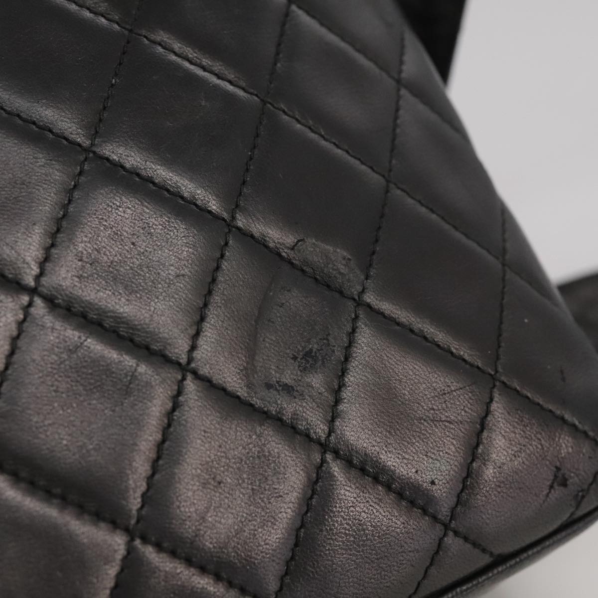 CHANEL Matelasse Shoulder Bag Lamb Skin Black Gold CC Auth 108071