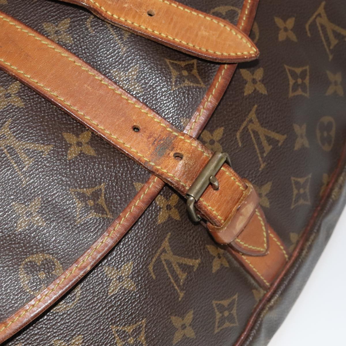 LOUIS VUITTON Monogram Saumur 35 Shoulder Bag M42254 LV Auth 108141