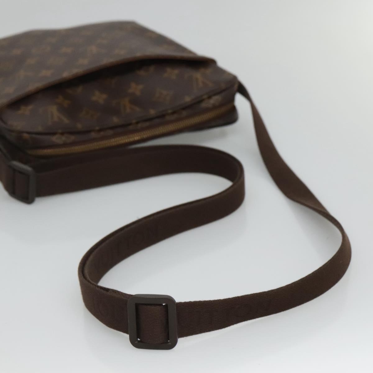 LOUIS VUITTON Monogram Trotteur Beaubourg Shoulder Bag M97037 LV Auth 108297A