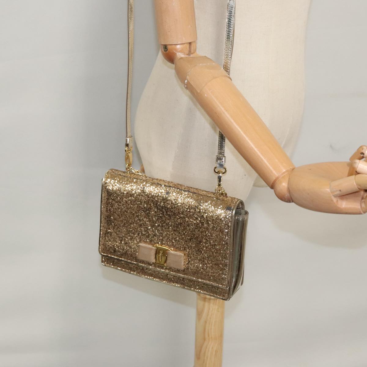 Salvatore Ferragamo Shoulder Bag Sequin 2way Gold Auth 108329