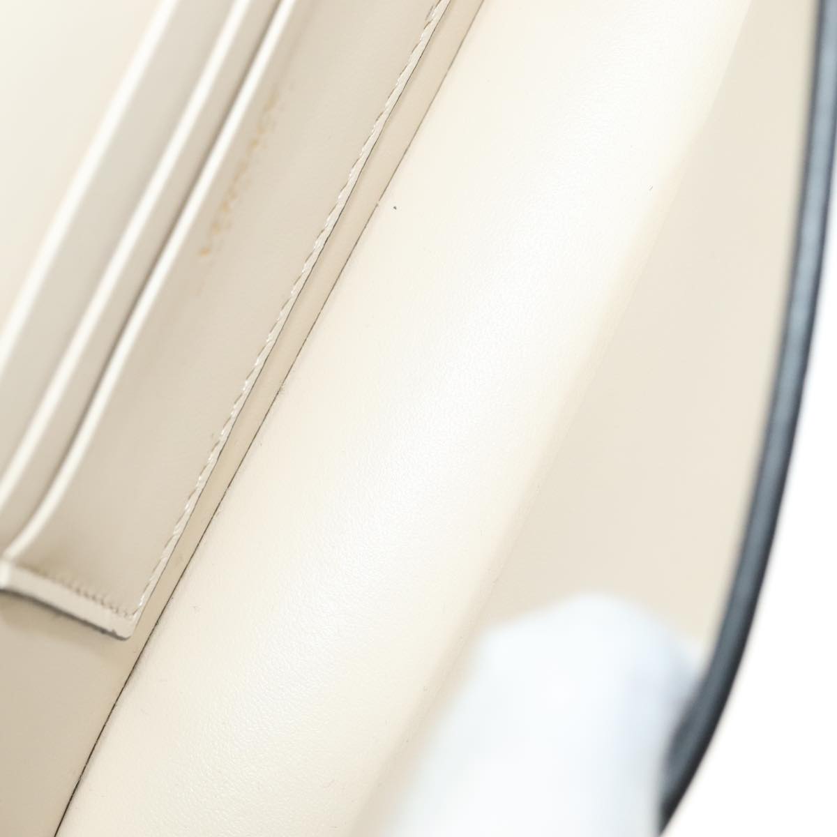 VERSACE Chain Shoulder Bag Patent leather Gold Auth 108487V