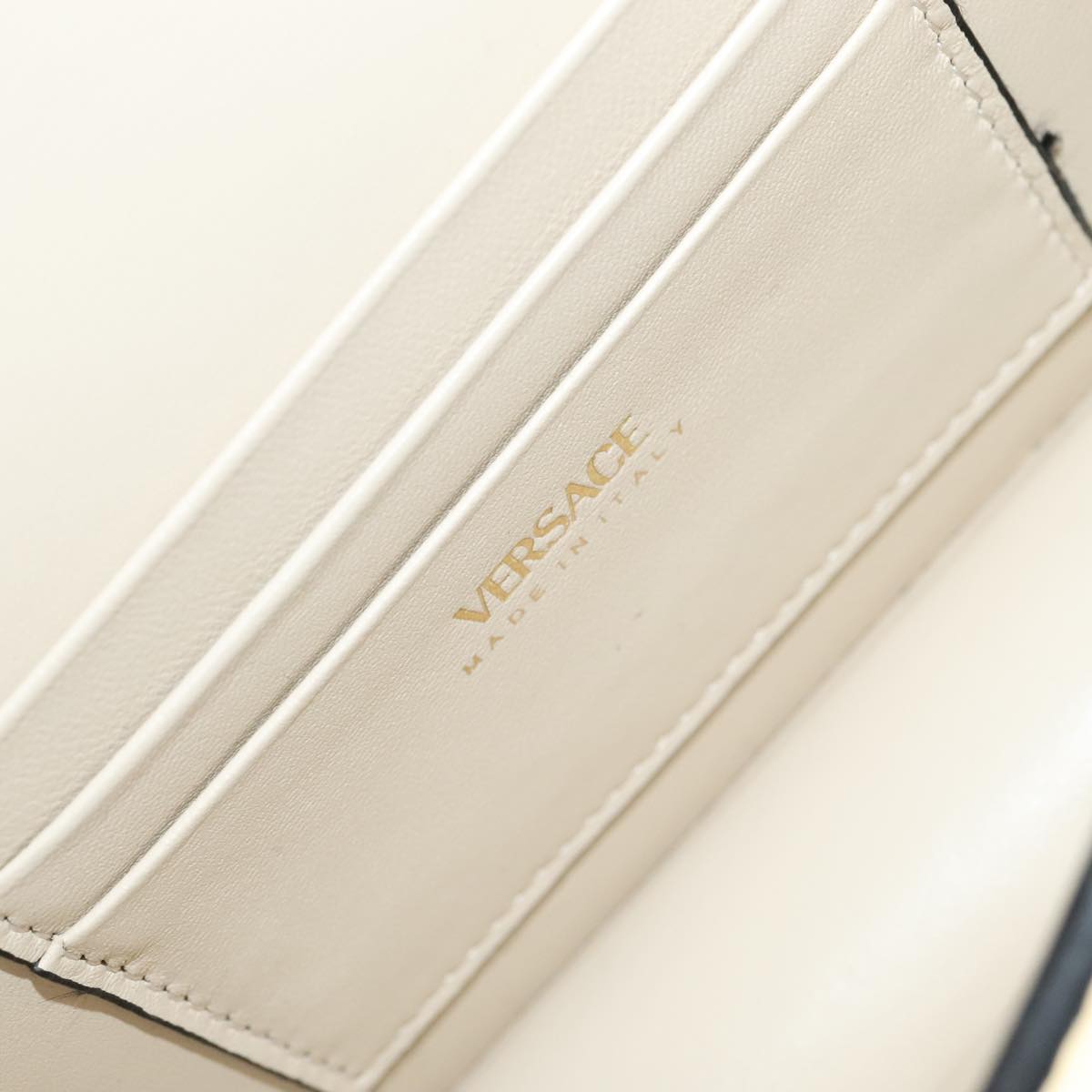 VERSACE Chain Shoulder Bag Patent leather Gold Auth 108490V