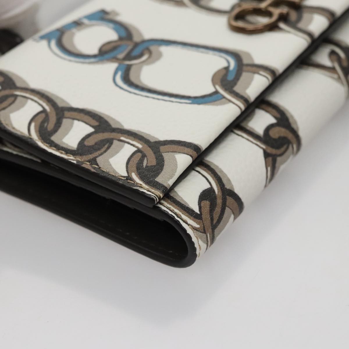 Salvatore Ferragamo Gancini Shoulder Wallet Leather White Auth 108583V