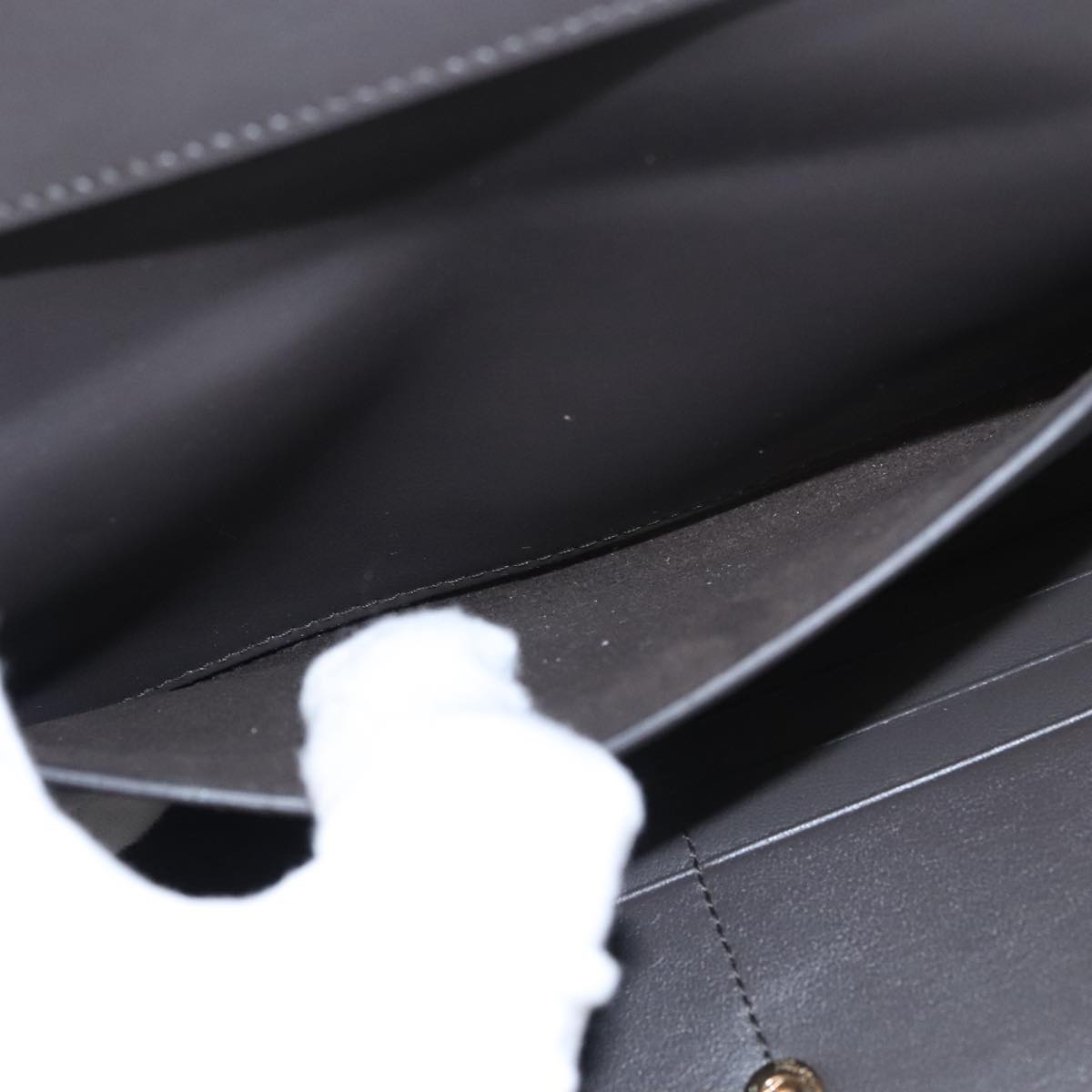 Salvatore Ferragamo Gancini Shoulder Wallet Leather White Auth 108583V