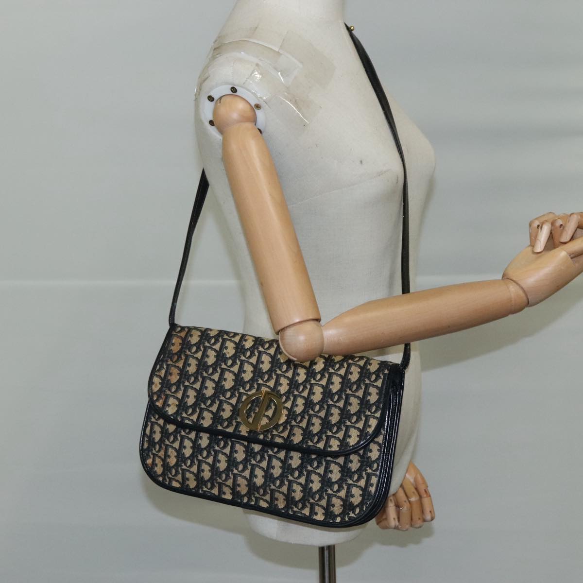 Christian Dior Trotter Canvas Shoulder Bag Navy Gold Auth 108685