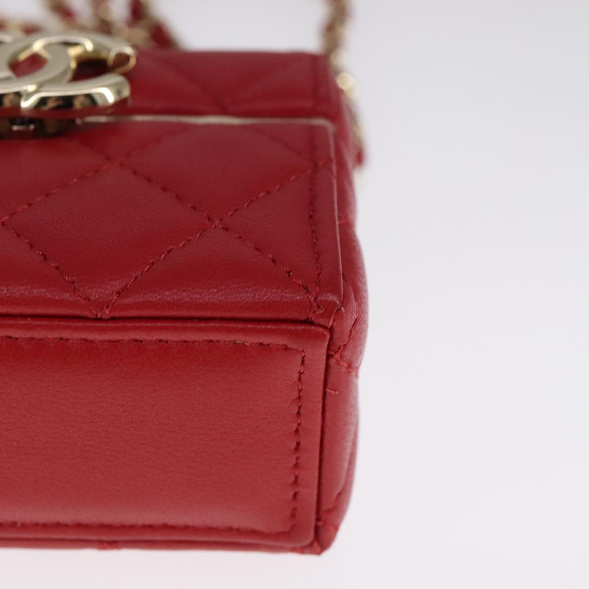 CHANEL Small Box Matelasse Chain Pouch Lamb Skin Red CC Auth 108916AV