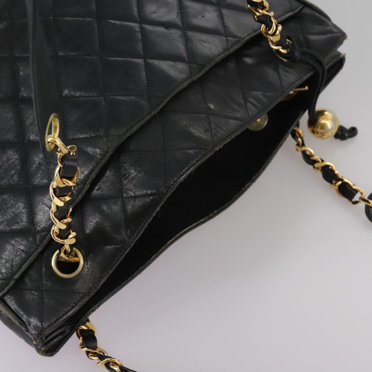 CHANEL Matelasse Chain Shoulder Bag Leather Gold Black CC Auth 108965