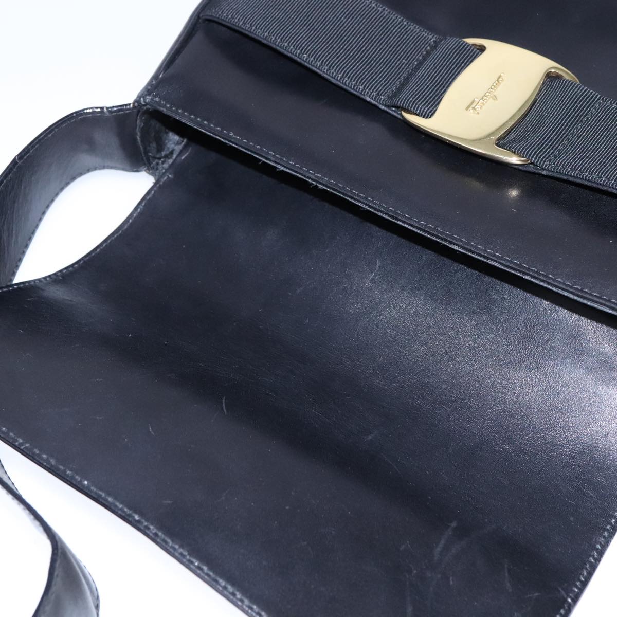 Salvatore Ferragamo Vala Shoulder Bag Leather Black Gold Auth 109105