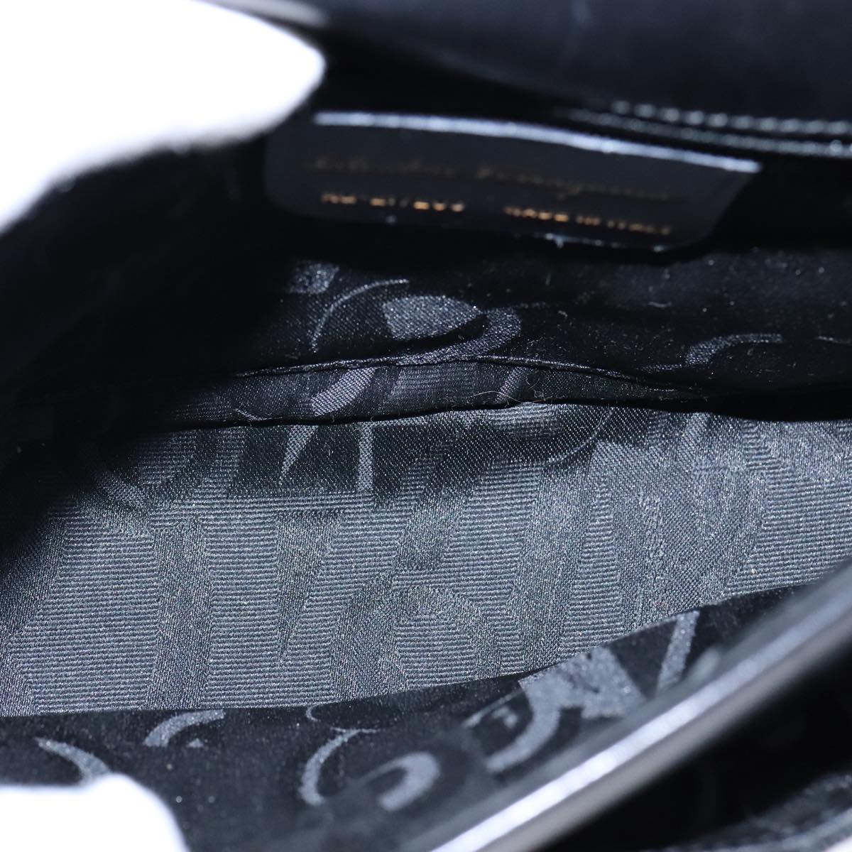 Salvatore Ferragamo Vala Shoulder Bag Leather Black Gold Auth 109105