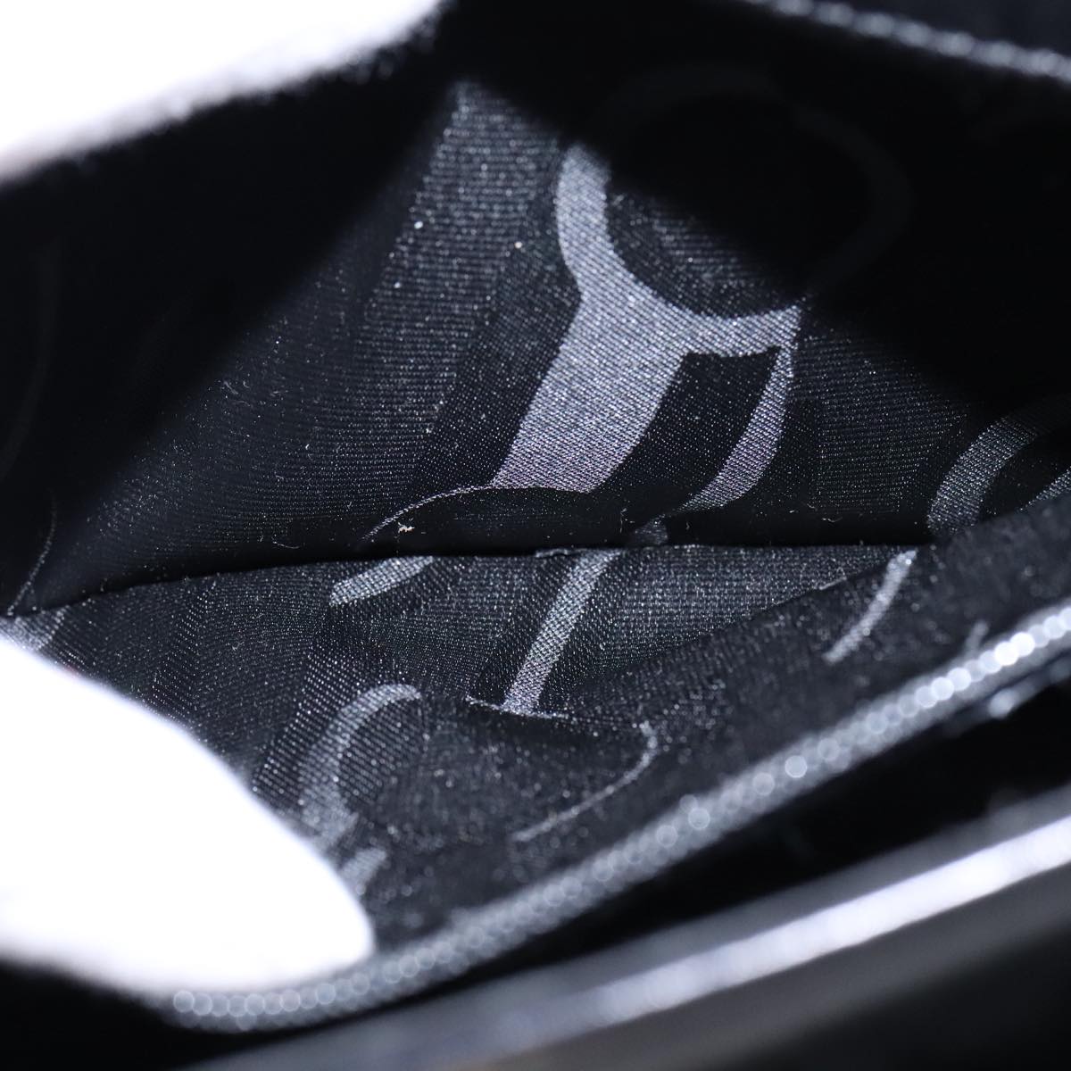 Salvatore Ferragamo Vala Shoulder Bag Leather Black Gold Auth 109105