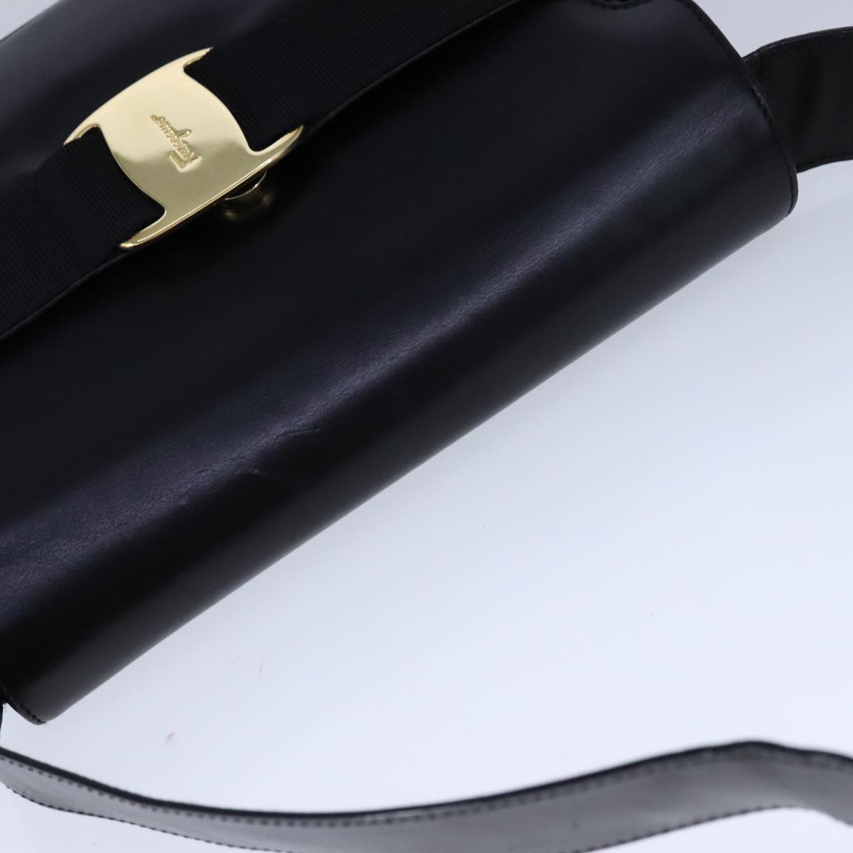 Salvatore Ferragamo Vala Shoulder Bag Leather Black Gold Auth 109105
