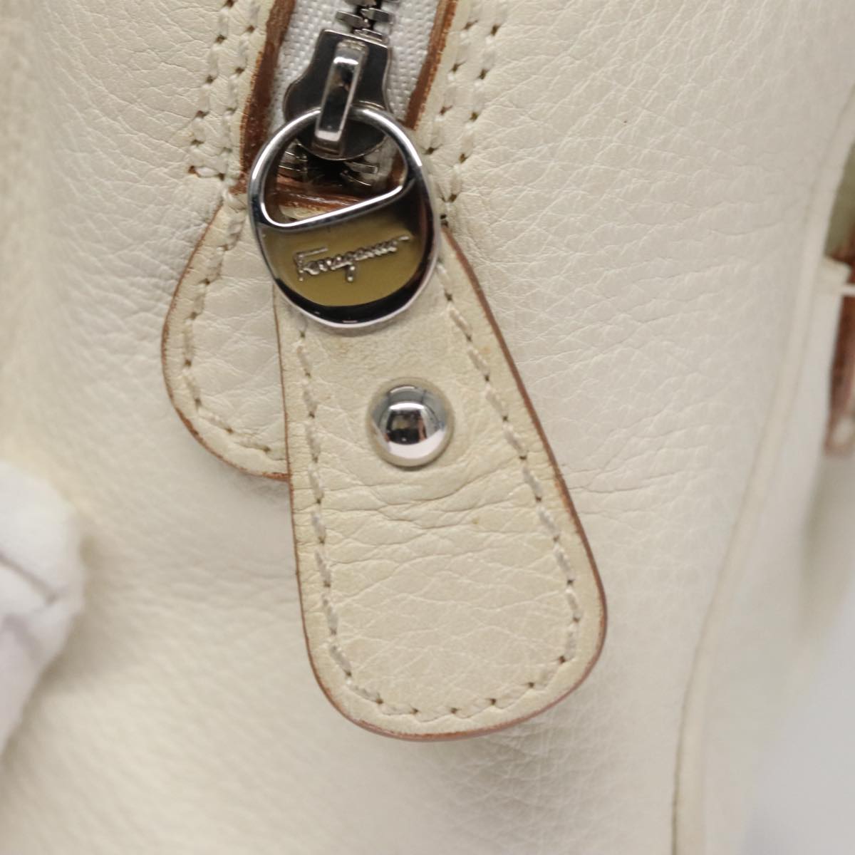 Salvatore Ferragamo Gancini Hand Bag Leather White Silver Auth 109712