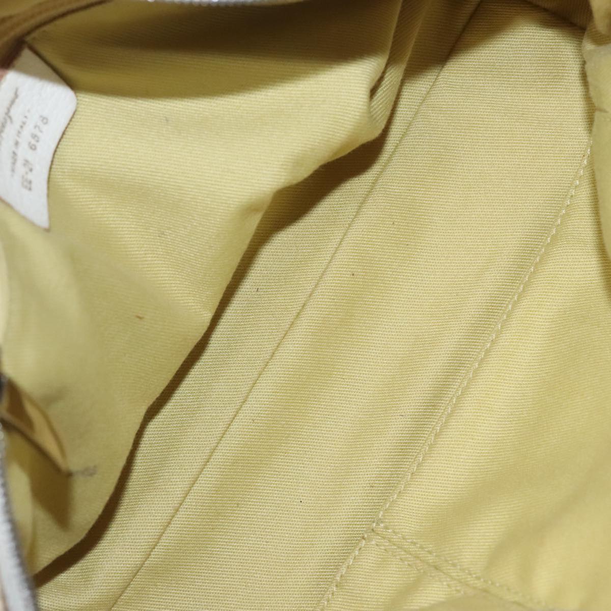 Salvatore Ferragamo Gancini Hand Bag Leather White Silver Auth 109712