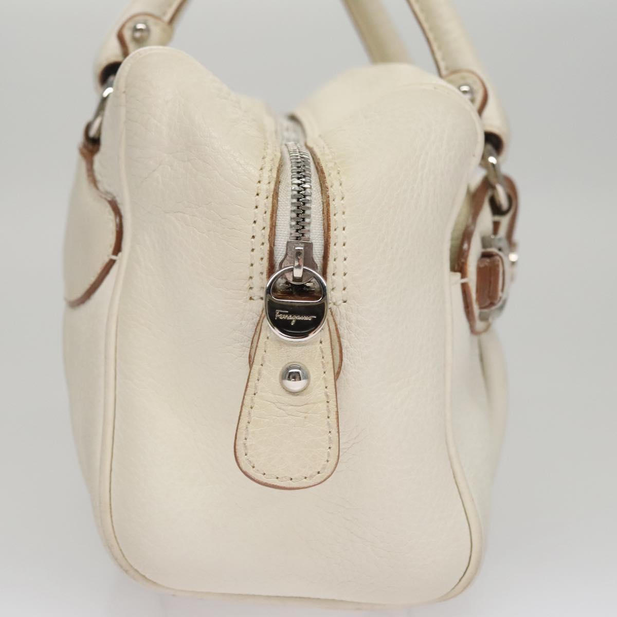 Salvatore Ferragamo Gancini Hand Bag Leather White Silver Auth 109712
