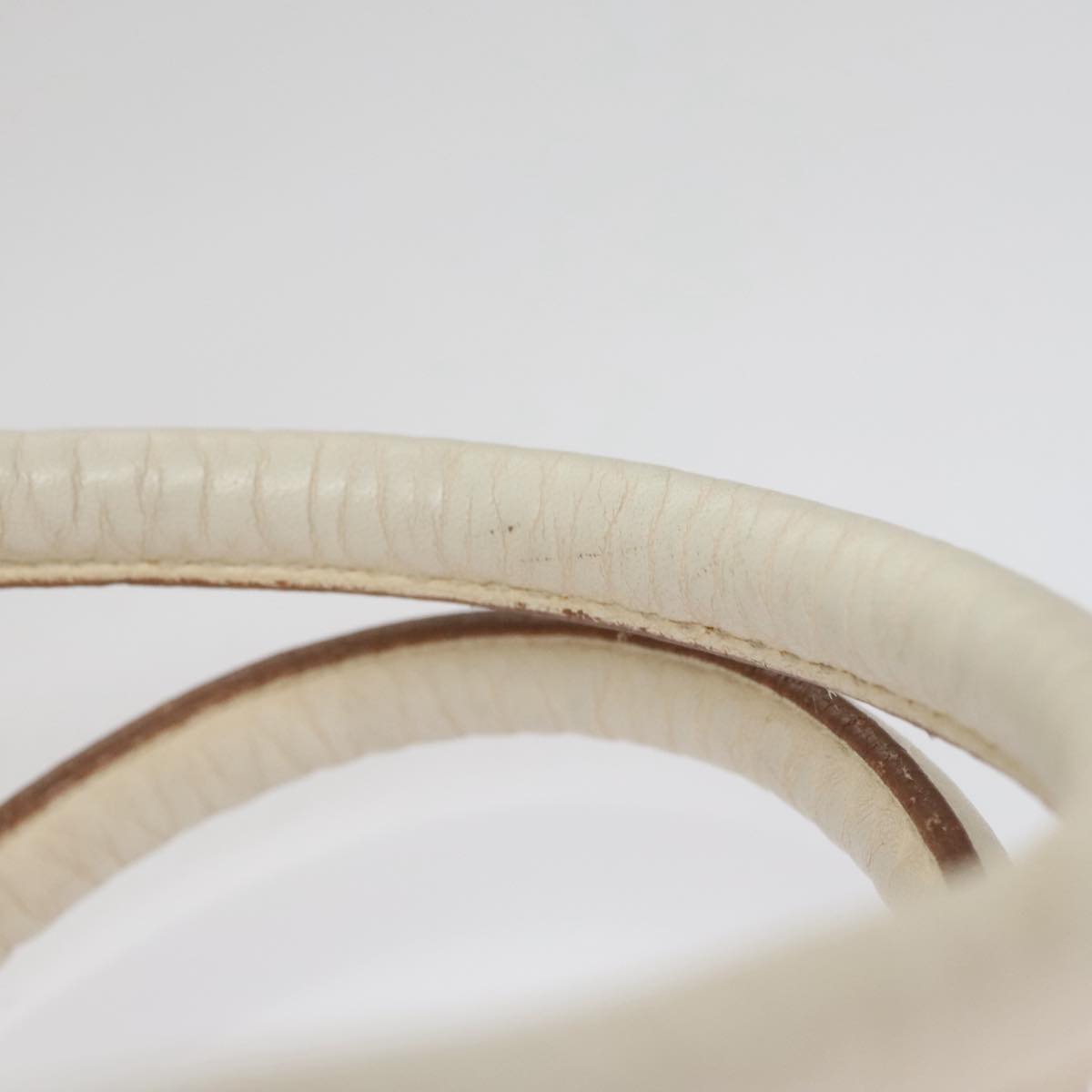 Salvatore Ferragamo Gancini Hand Bag Leather White Silver Auth 109712