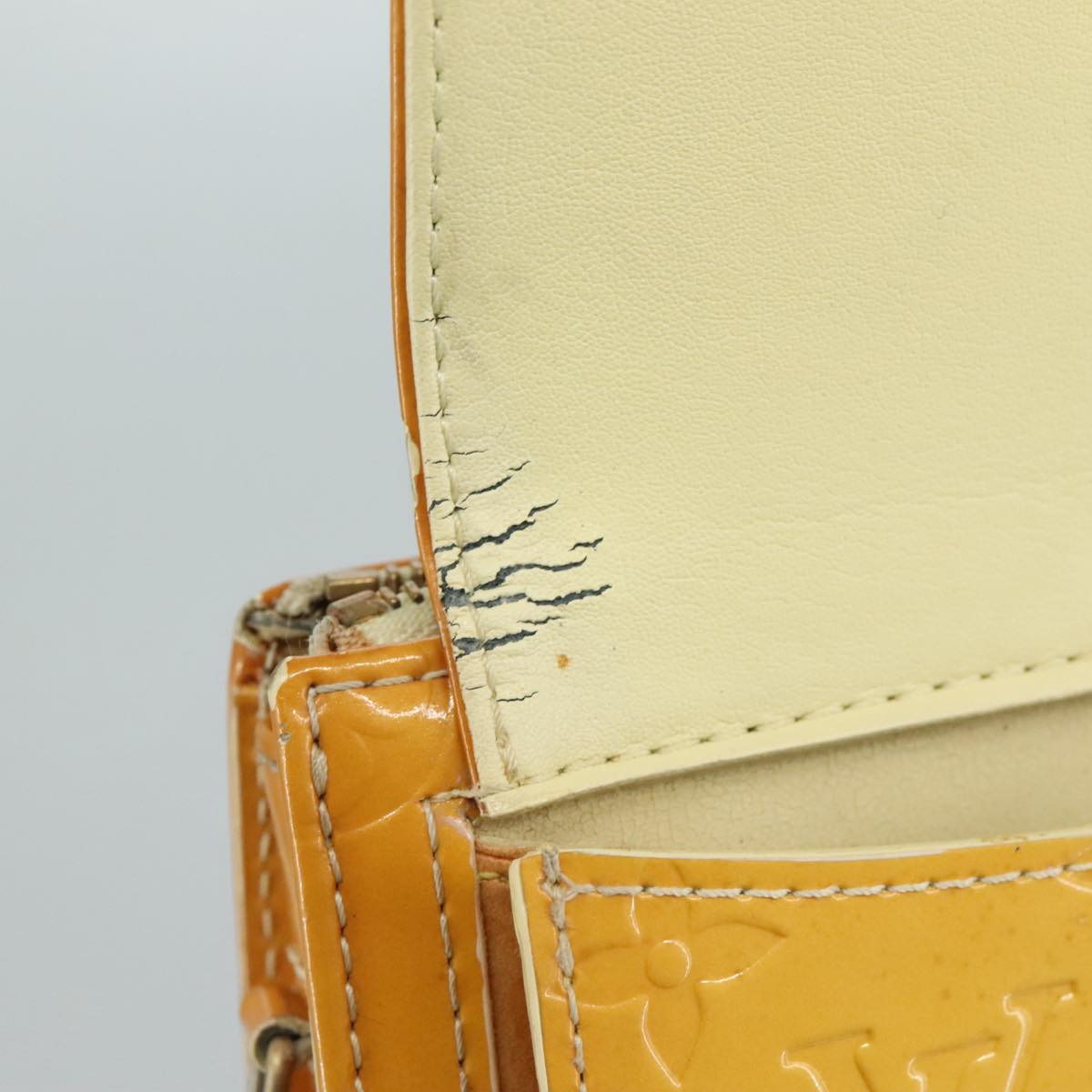 LOUIS VUITTON Monogram Vernis Motto Pouch Lime Yellow M91059 LV Auth 109764
