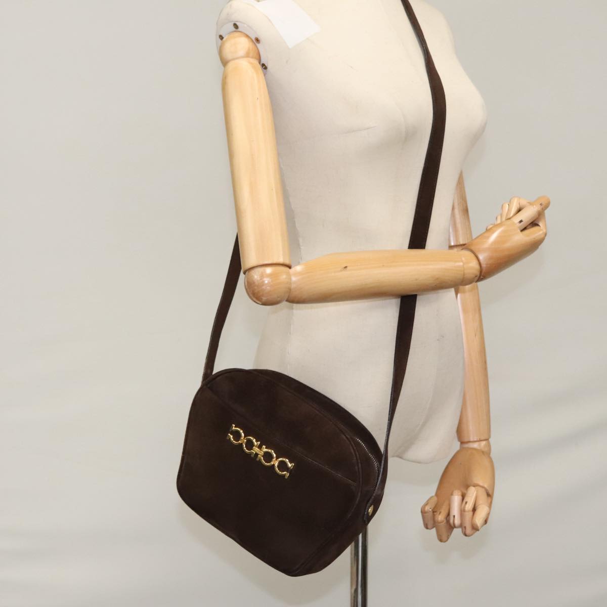 Salvatore Ferragamo Gancini Shoulder Bag Suede Brown Gold Auth 110015