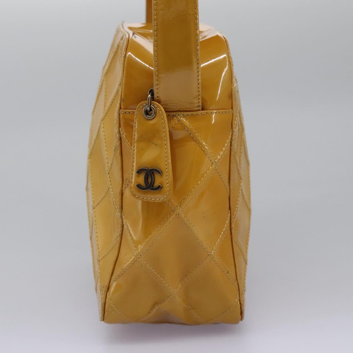 CHANEL Bicolore Shoulder Bag Patent leather Yellow CC Auth 110286
